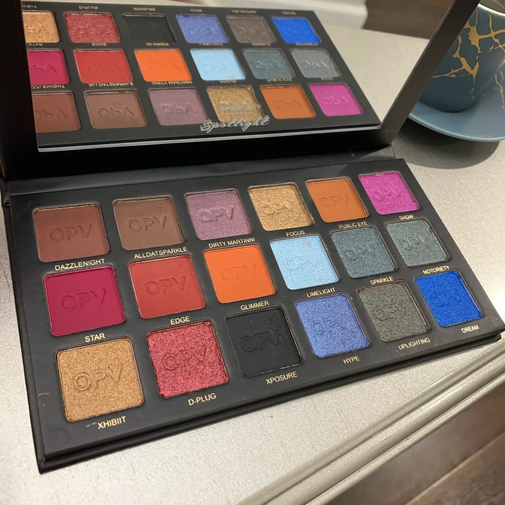 Makeup - Picture 3 of 4
